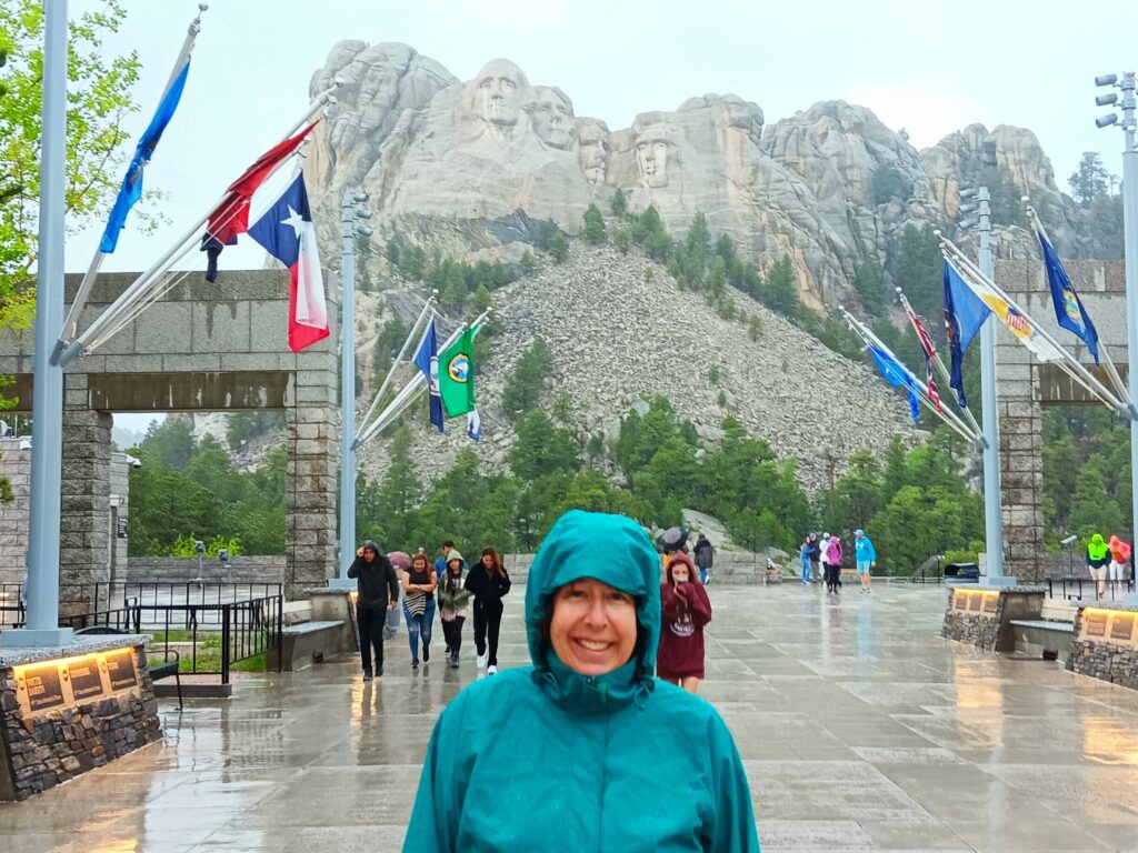Karen in front of Mount Rushmore